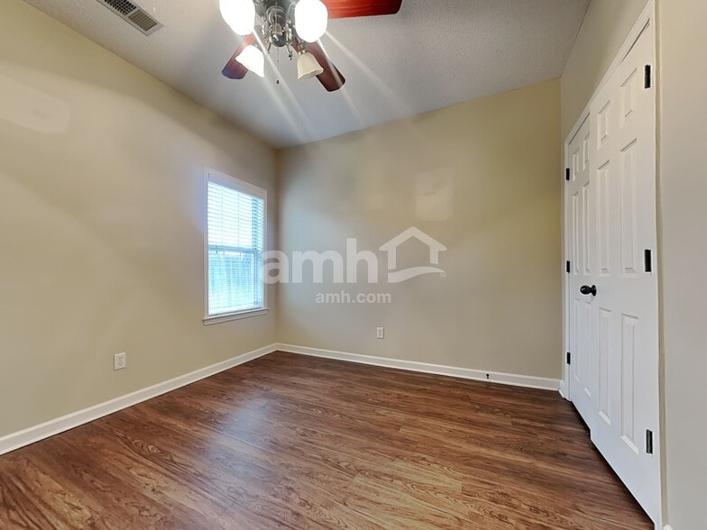 Building Photo - 5797 Savannah Pky