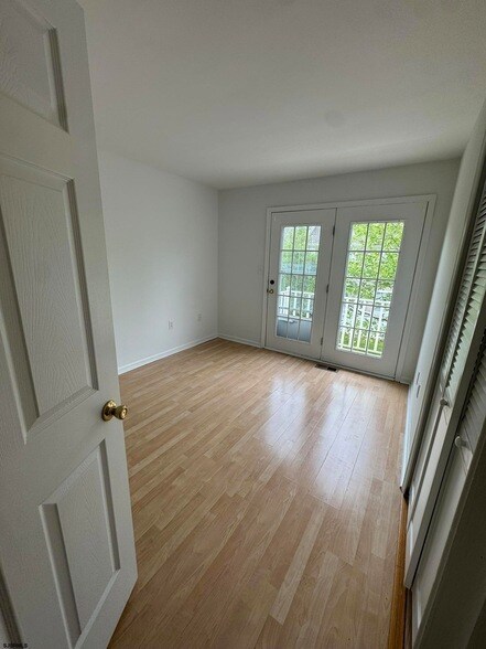 Building Photo - 10 Starboard Ct