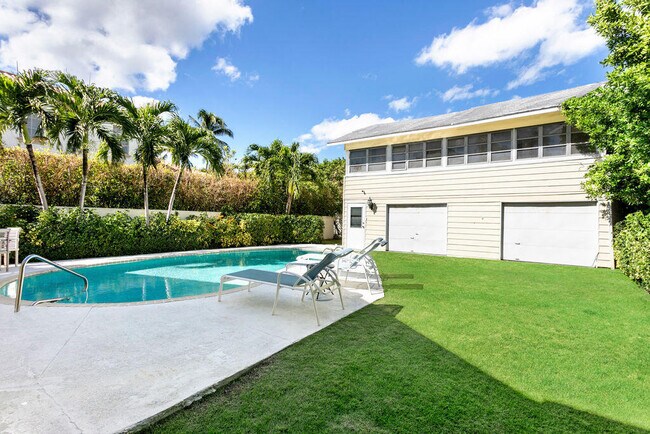 Building Photo - 141 Australian Ave