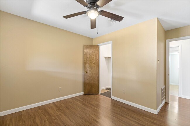 Building Photo - 10418 Sagemeadow Ln