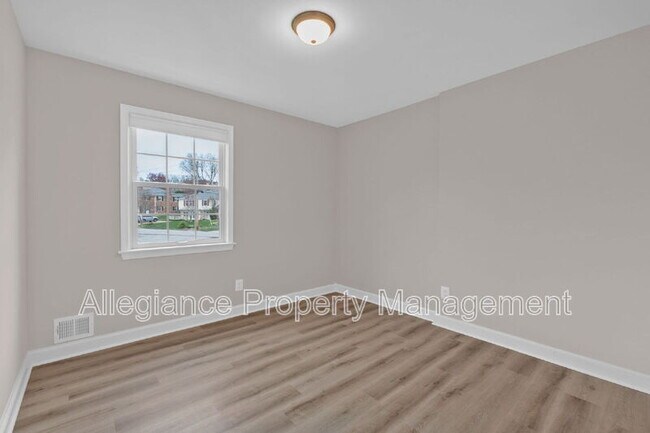 Building Photo - 2215 Lida Ct