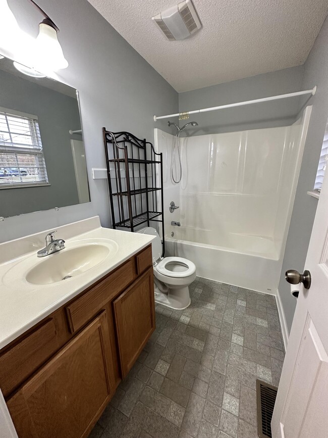 Building Photo - 2918 Patrick Ave