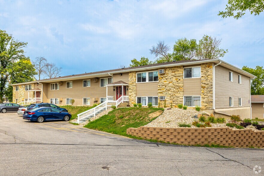 Primary Photo - Continental Terrace Apartments