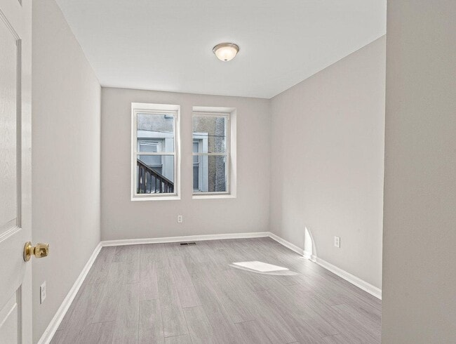 Building Photo - 1018 S 52nd St