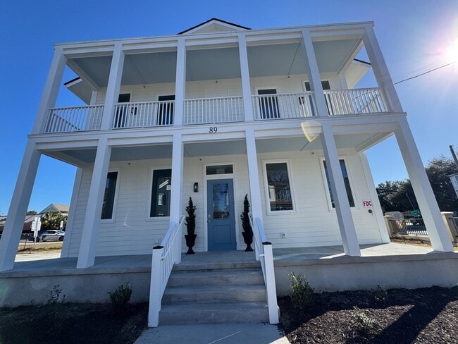 Building Photo - 89 Fishburne St