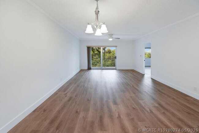 Building Photo - 1400 NE 57th Ct
