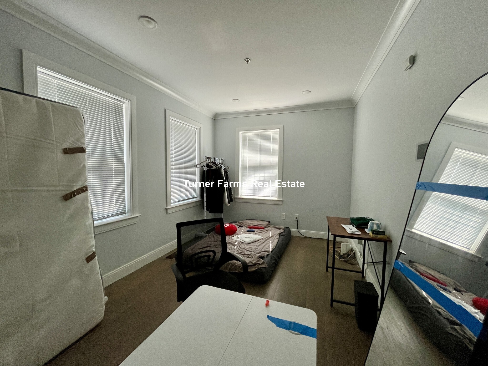 Building Photo - 79 Linden St