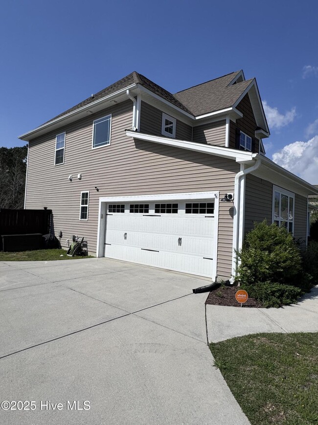 Building Photo - 414 Wolfe Ln