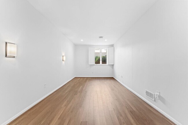 Building Photo - 75 LIBERTY Ave