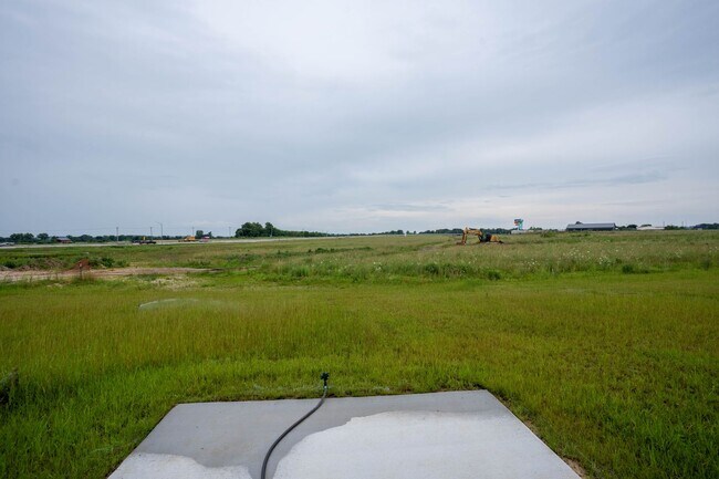 Building Photo - BRAND NEW 4 BEDROOM HOME - Bolivar MO