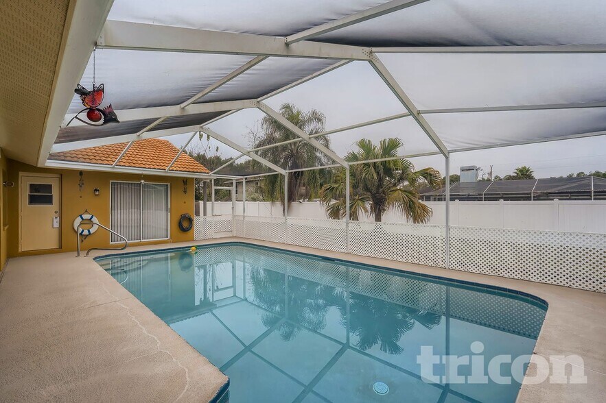 Building Photo - 1093 Dunlap Ave