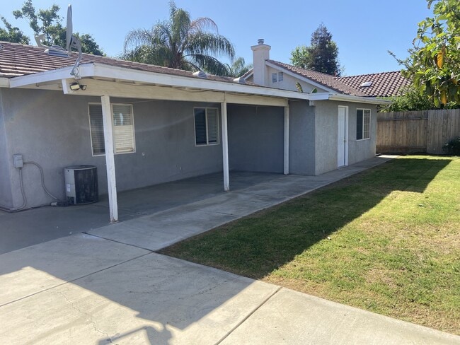 Building Photo - 6903 Creamery Ln