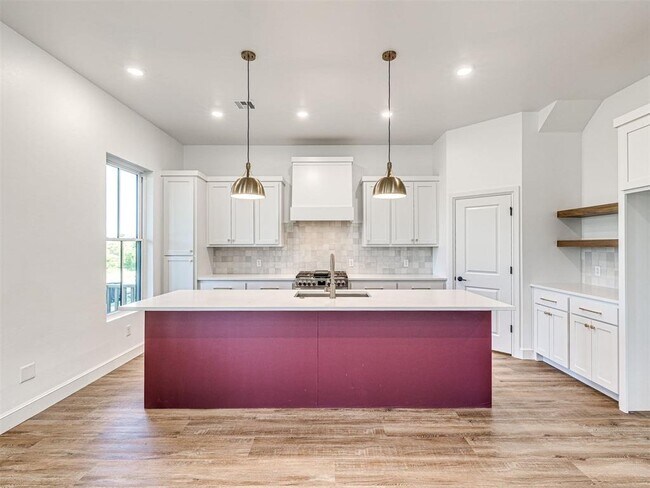 Building Photo - 29612 Memory Ln