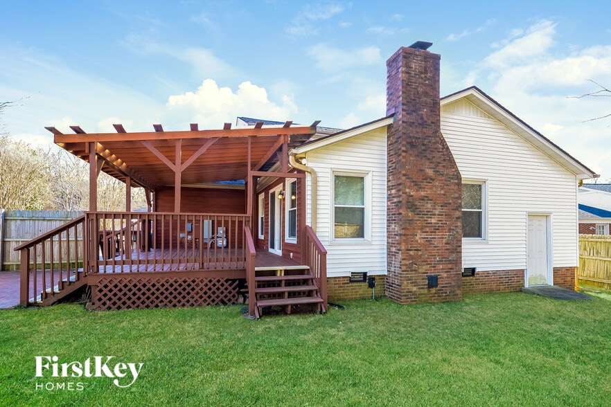 Building Photo - 5302 Broadmoor Pl