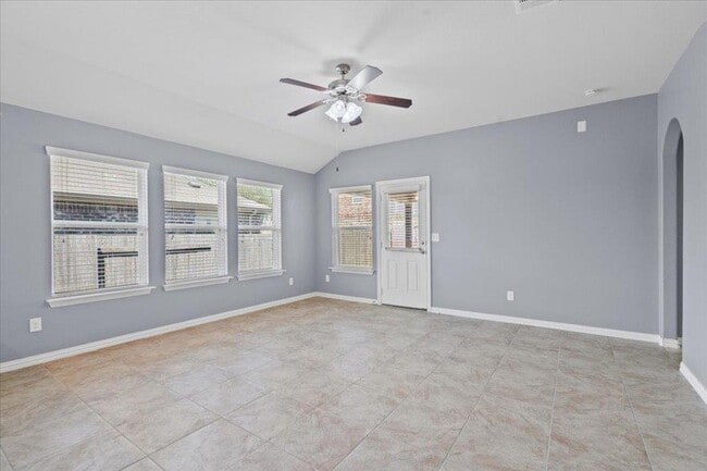 Building Photo - 388 Pond View Pass