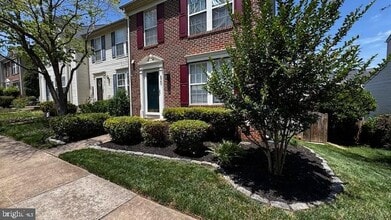 Building Photo - 4940 Marshlake Ln