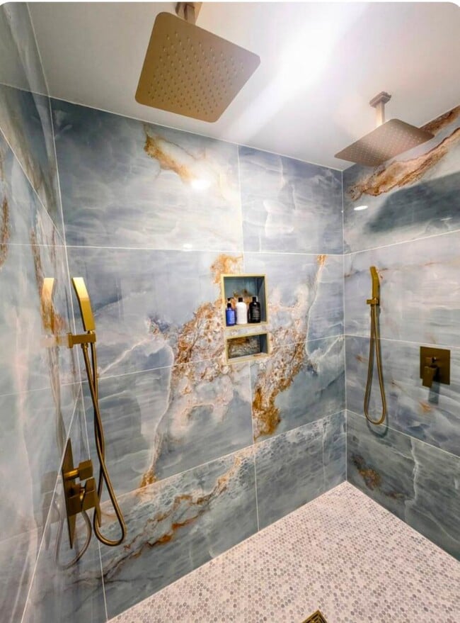 Building Photo - 1114 Comstock Dr