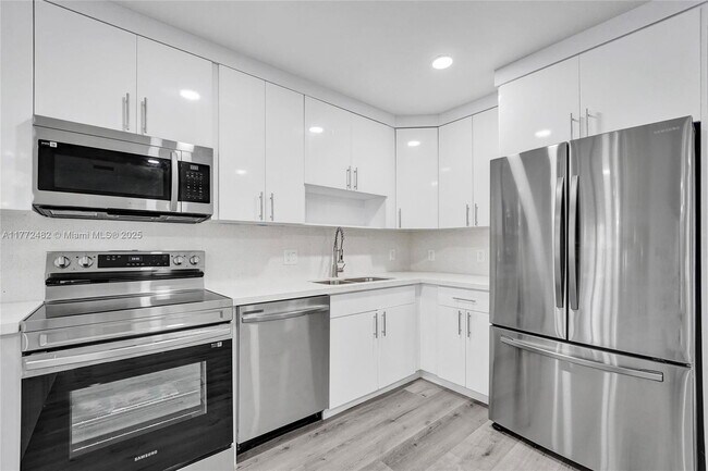 Building Photo - 101 SW 53rd Ave
