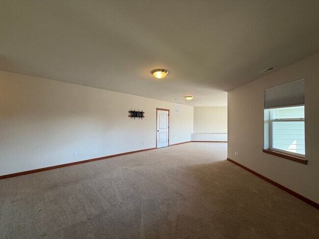 Building Photo - Military Discount - Please Inquire! ~ Whiskey Ridge View Home | 5 Bed + Bonus Living Space with O...
