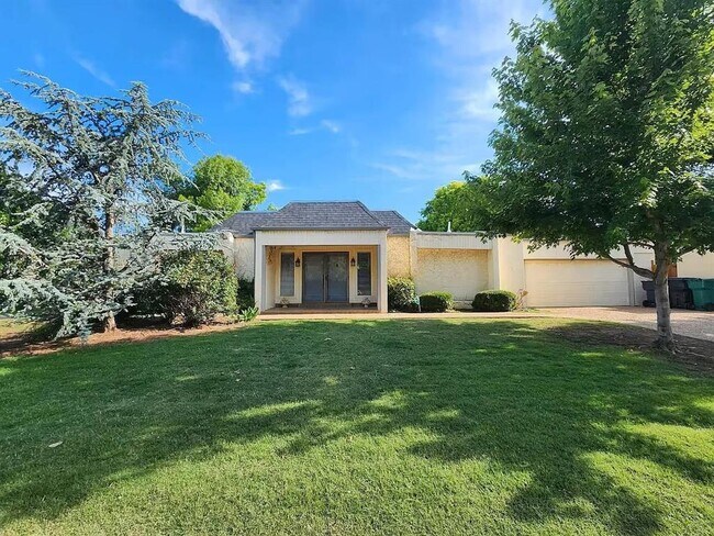Primary Photo - 1441 Glenbrook Dr