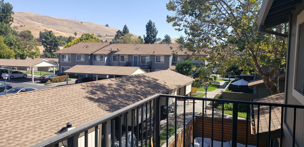 Balcony/Carport view - 104 Donoso Plz