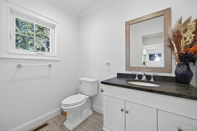 Building Photo - 47 S 6th St