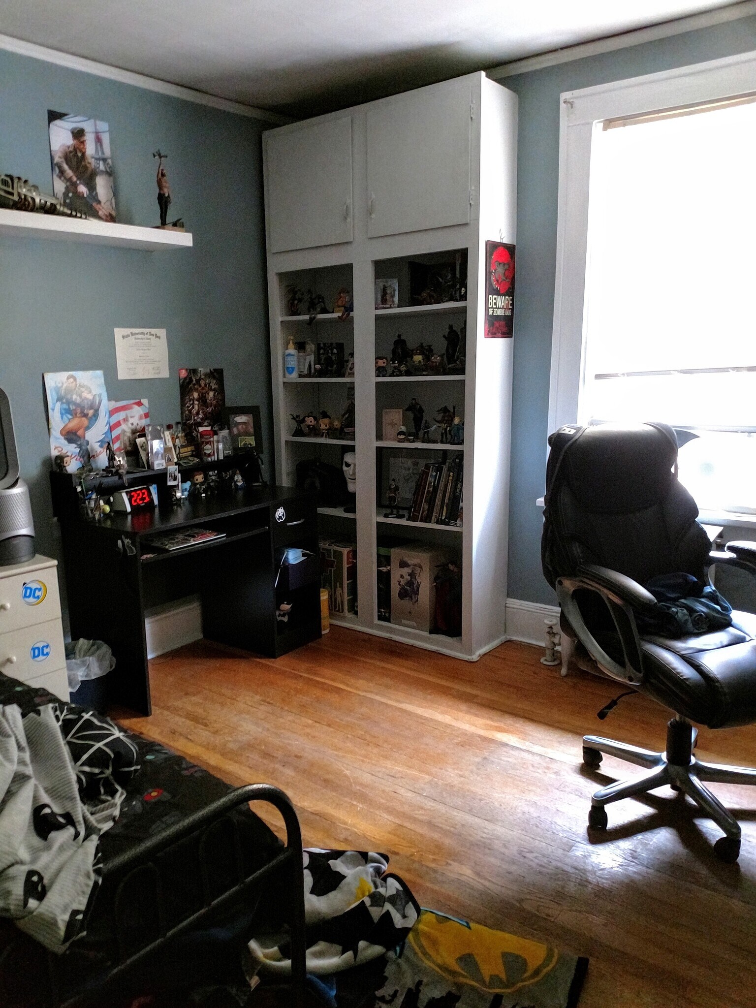 Bedroom built in shelving - 552 Park Ave