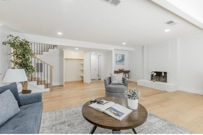 Building Photo - Vintage Hills, Pleasanton 4 Bed, 3 Ba., So...