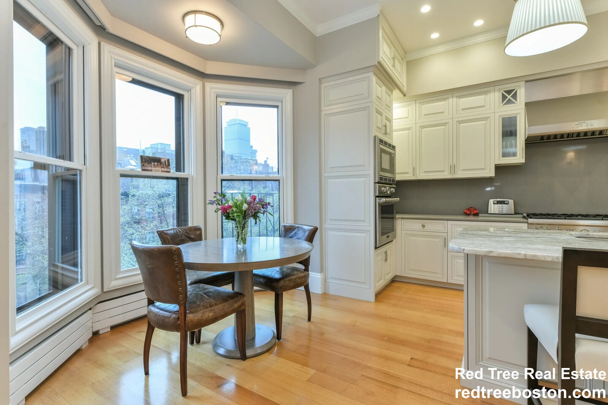 Building Photo - 214 Beacon St