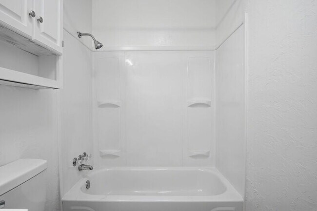 Building Photo - 549 E Ercoupe Dr
