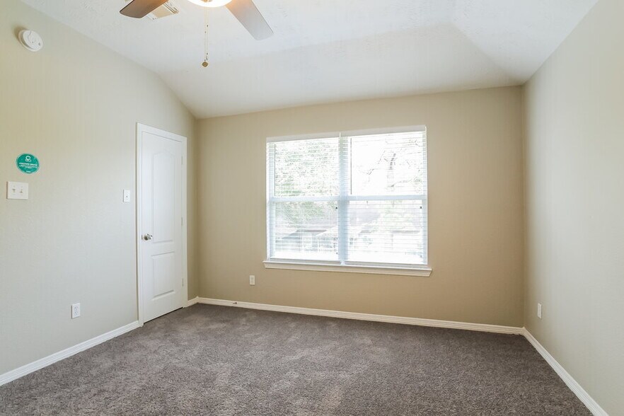 Building Photo - 26614 Cypresswood Dr