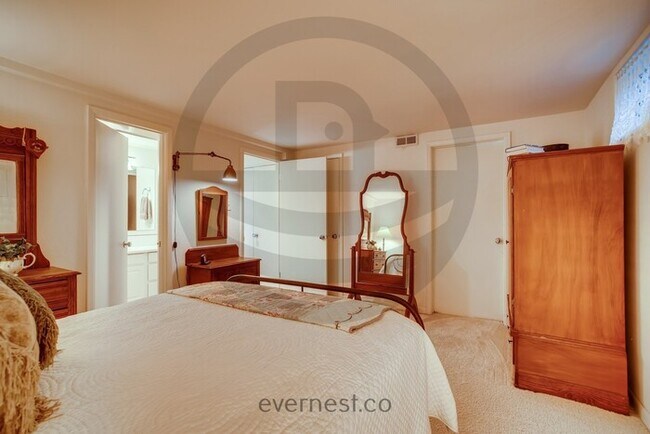 Building Photo - 4-Bed/3-Bath Home/Available Soon!