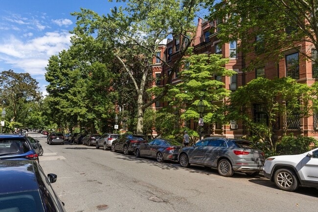 Building Photo - 230 Marlborough St