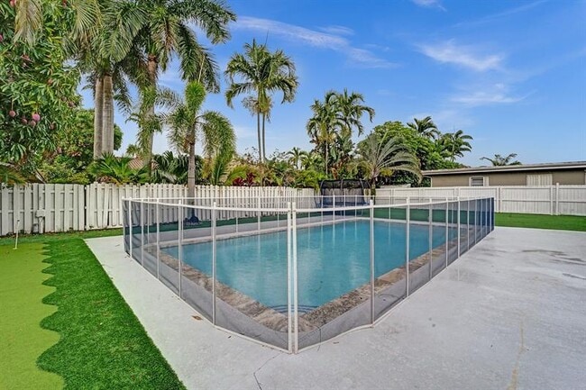 Building Photo - 3501 N Park Rd