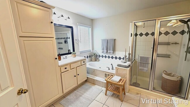 Building Photo - 7511 S Linpar Ct