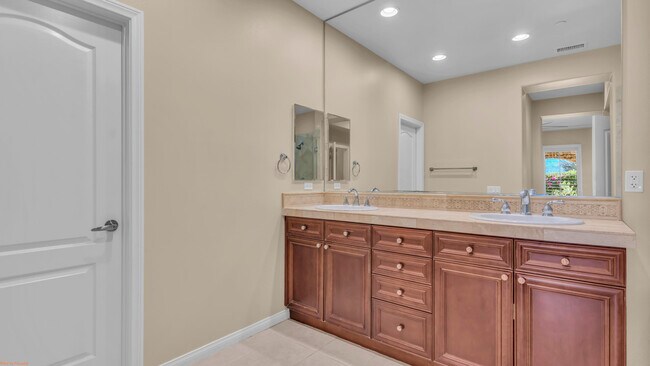 Building Photo - 1021 Via Fortuna