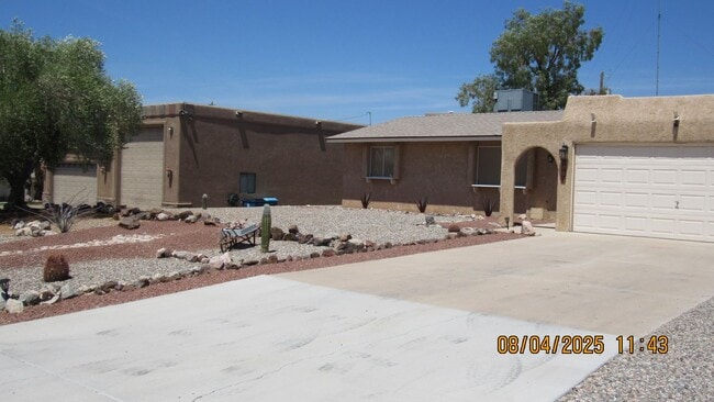 Building Photo - 2 Bedroom 2 bathroom Boat Deep Furnished Home
