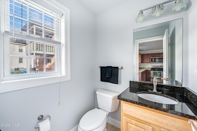 Building Photo - 1112 Western Ave