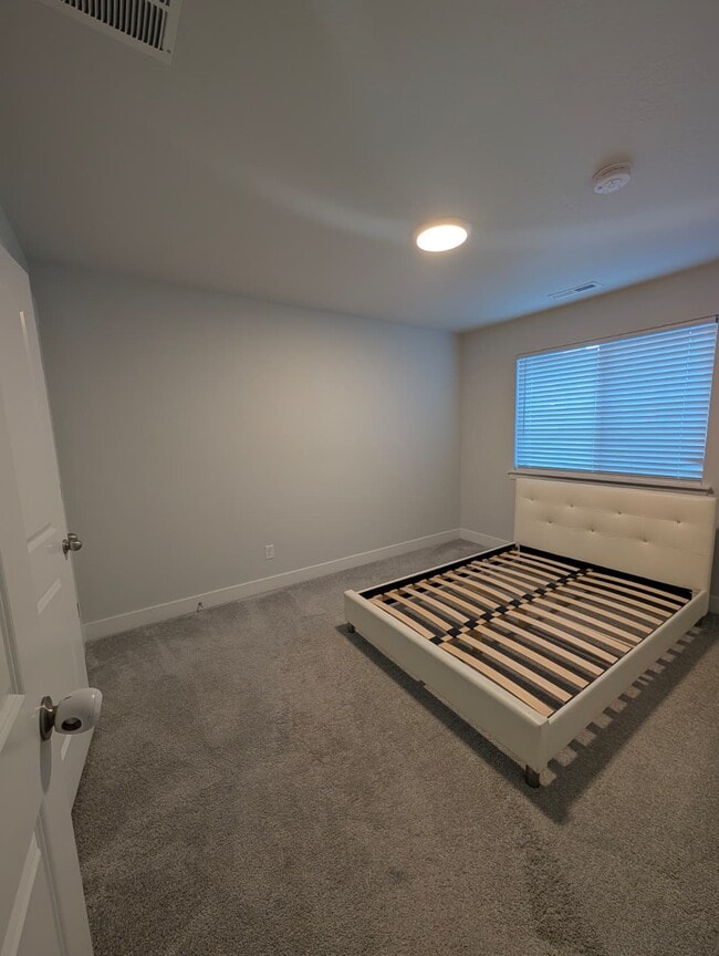 Building Photo - 2005 N 4040 W