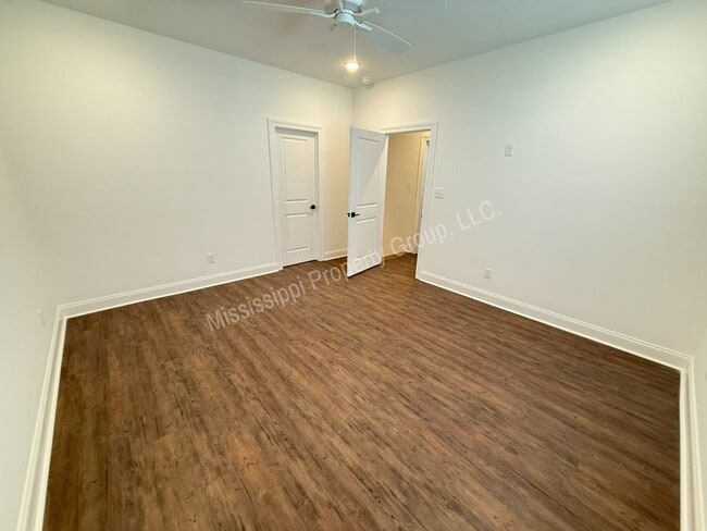 Building Photo - 3BR/3.5BA South Grove For Rent