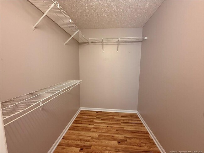 Building Photo - 7229 Tollhouse Dr