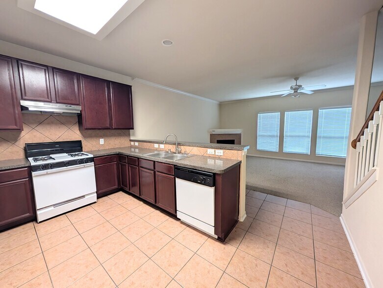 Building Photo - 2830 Youpon Lake Ct