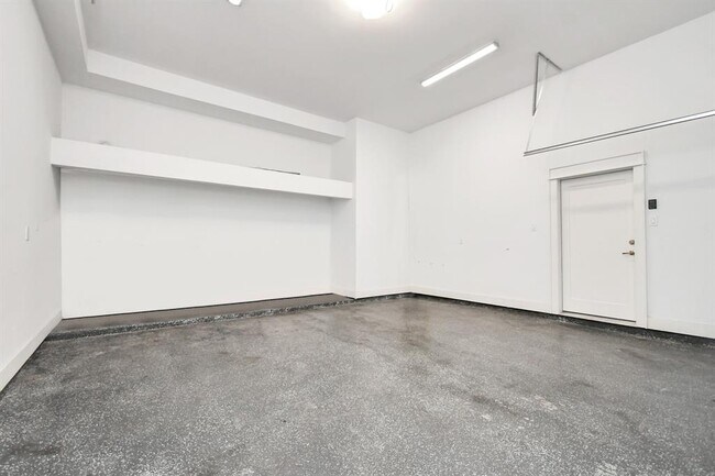 Building Photo - 4311 Marina St