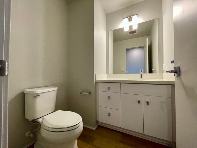 Building Photo - 2 Bedroom Townhome Available in BRAND NEW ...