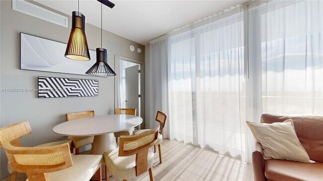 Building Photo - 4010 S Ocean Dr