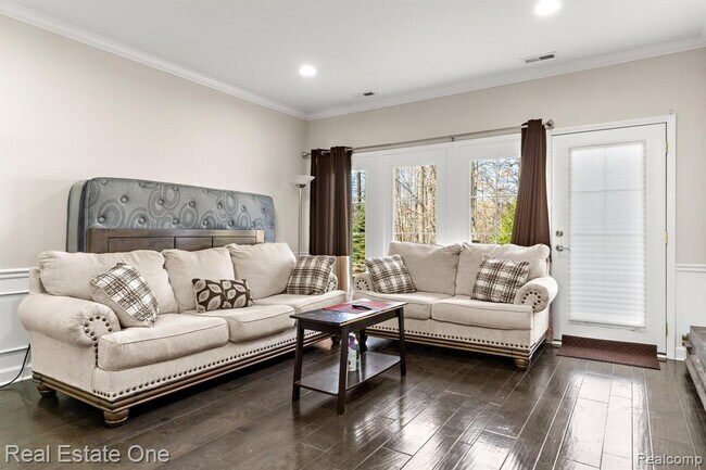 Building Photo - 5570 Arbor Chase Dr