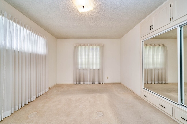 Building Photo - 2136 Paseo Del Mar