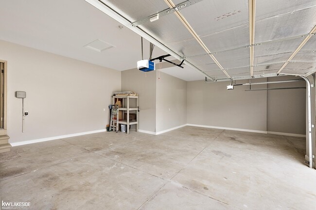 Building Photo - 46267 Terrace Dr