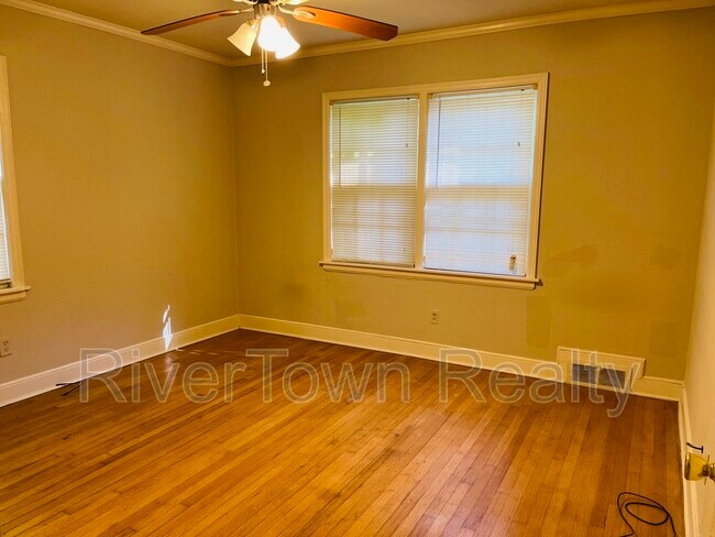 Building Photo - 3558 Poplar Ave