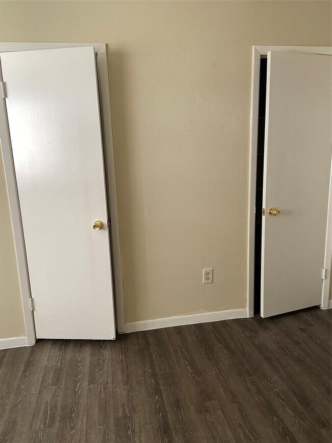 Building Photo - 12051 Troulon Dr